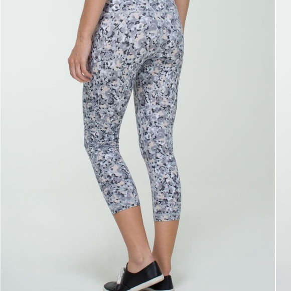 lululemon athletica Pants - Lululemon Crops